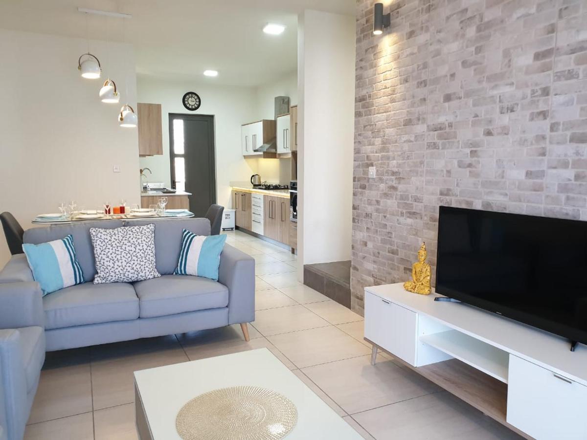Westwood Luxury Penthouse With Private Roof Top Ref 15847 Flic en Flac Exterior photo